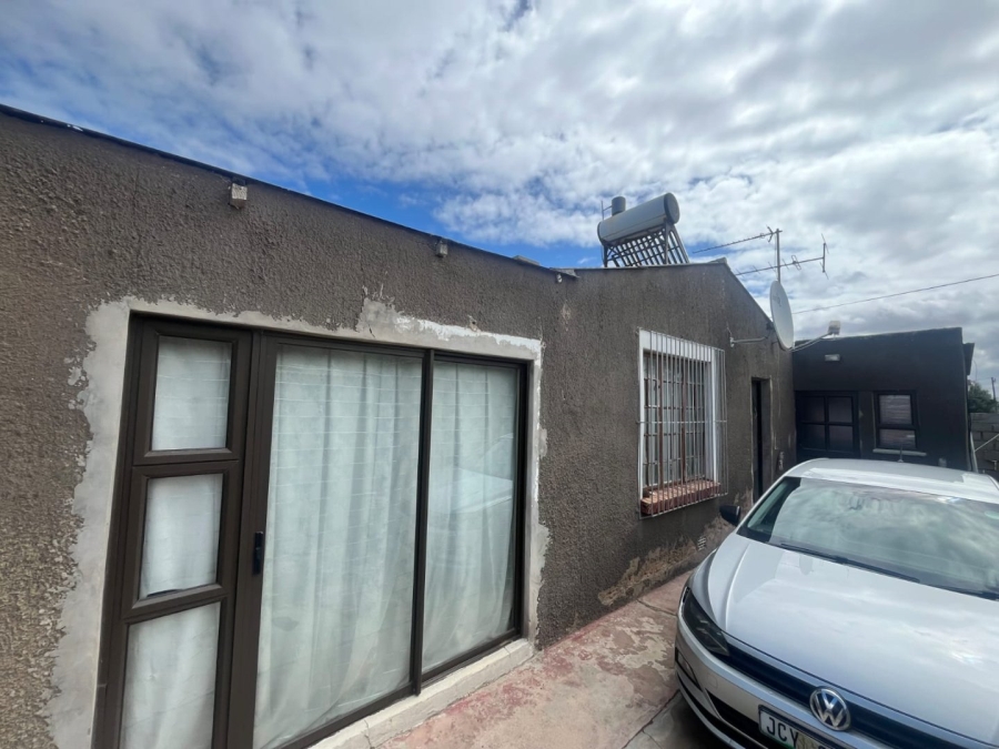 2 Bedroom Property for Sale in New Brighton Eastern Cape